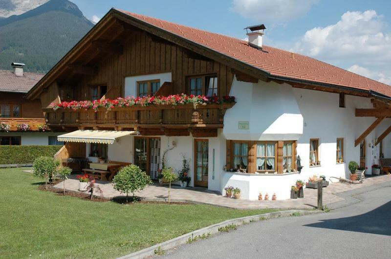 Haus Guem Apartment Ehrwald Bagian luar foto
